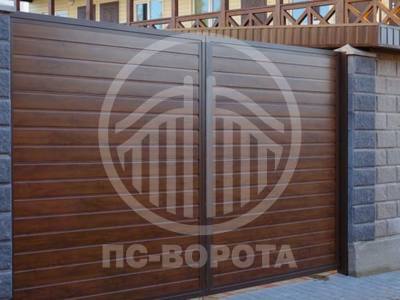 Стальные распашные ворота из сэндвич панелей