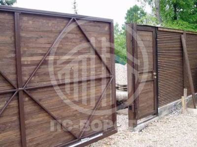 Металлические ворота откатные из штакетника