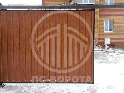 Откатные подвесные ворота из штакетника с автоматикой