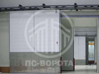 Противопожарные откатные ворота с дверью